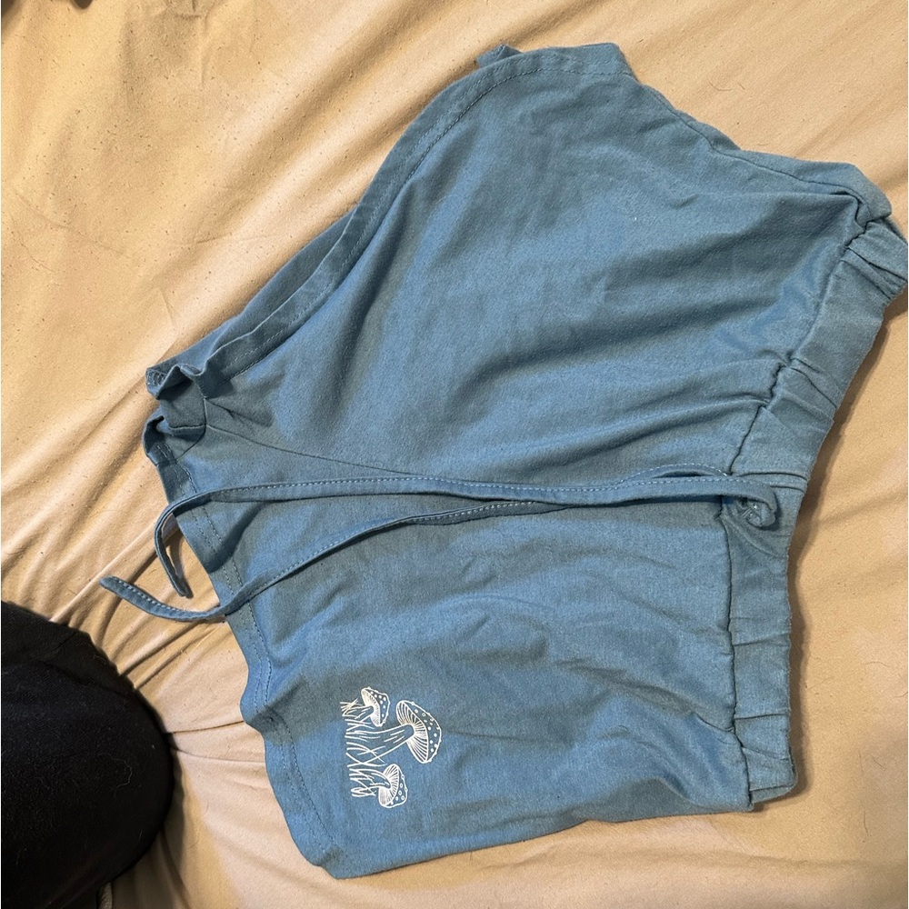 Mushroom detail shorts